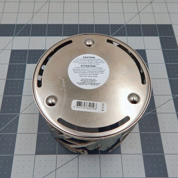 Bath & Body Works Adventure Awaits 3 Wick Candle Holder Sleeve Christmas Trees - Picture 6 of 8